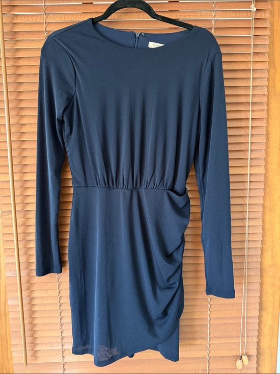 BCBGeneration Dresses & Skirts - BCBGeneration Navy Long Sleeve Ruched Waist Dress